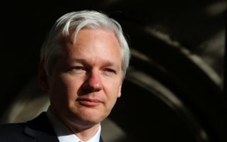 Amnistía Internacional se suma a grupos de defensa de las libertades civiles para pedir a Biden que retire los cargos contra Julian Assange