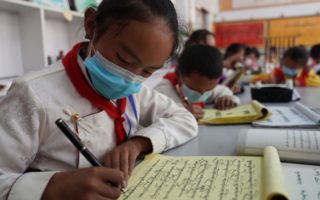 China: Padres y madres de niños y niñas uigures en paradero desconocido describen el horror de la separación familiar