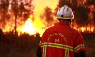 Global: El calor extremo pone de manifiesto el efecto letal de la combinación de cambio climático, codicia empresarial y fracaso político mientras arden los derechos