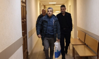 Rusia: Condenado a 11 años y un mes de prisión el político contrario a la guerra Lev Shlosberg mientras aumenta la presión sobre su partido, Yabloko